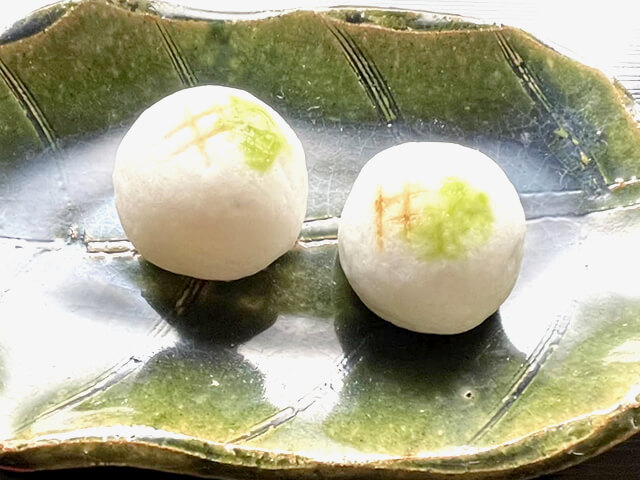 Image of tea sweets (Japanese sweets) served at WANOKA.